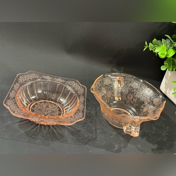 Hazel Atlas Glass FLORENTINE No.1 Poppy Pink 2-Handled Ruffled Nut Dish - Picture 1 of 16